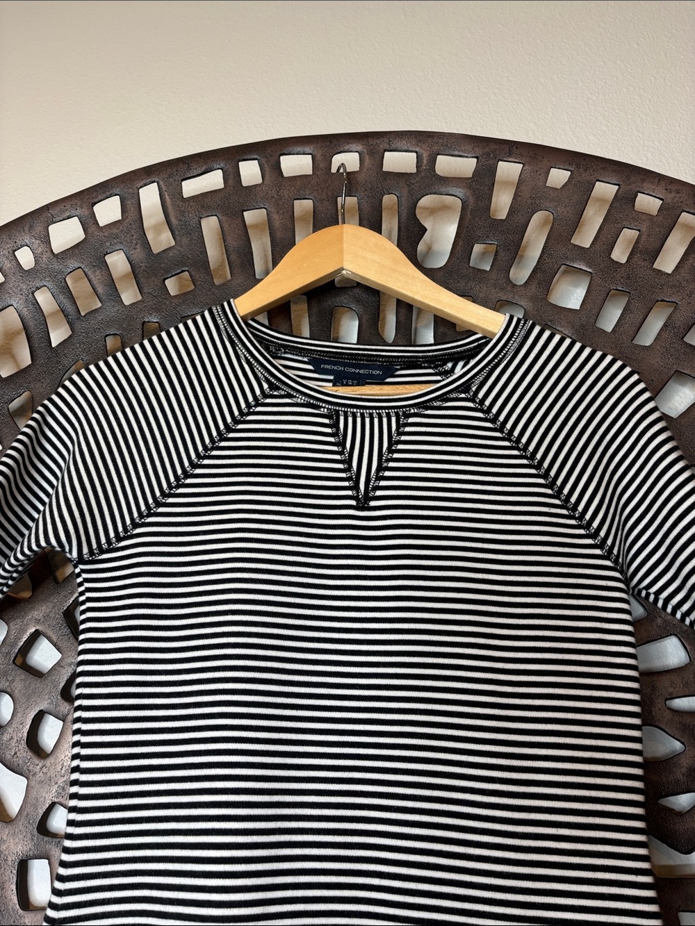 🖤 French Connection Black White Striped Stretch Dress Women’s Size 4 Mini 🖤 - Picture 2 of 13